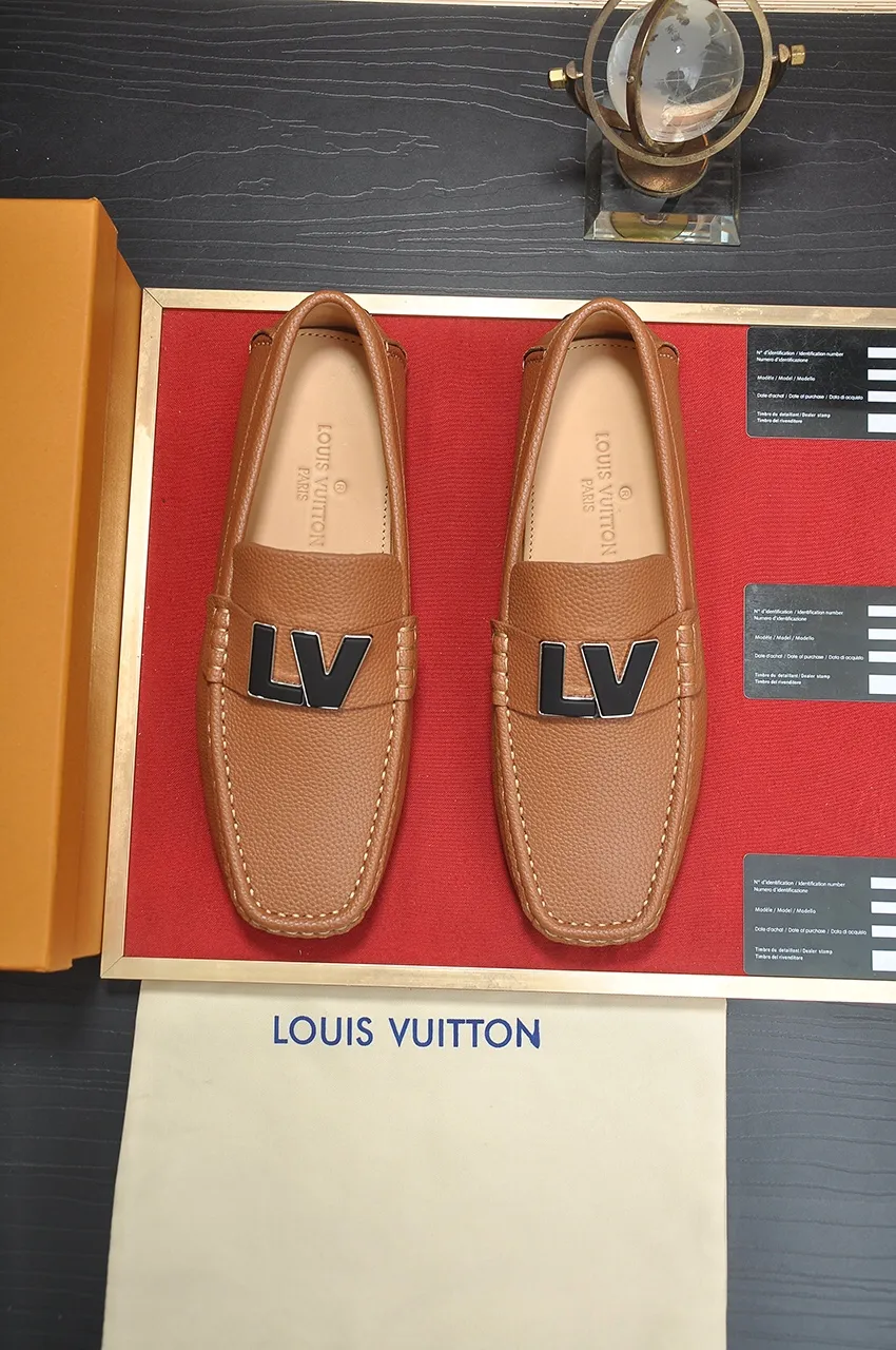 Men's men's shoes 💰420💶 [LV Doudou shoes] (water-dyed cowhide lining) new model is on the market, available on the official website. The new Doudou shoes are processed into single-color materials, and the uppers are made of imported horsehide leather. The body of the shoe is fully hemmed with mark thread, and is lined with imported original cowhide leather. The elegant shoe shape is super suitable for all-matching, and the size is 38-44.